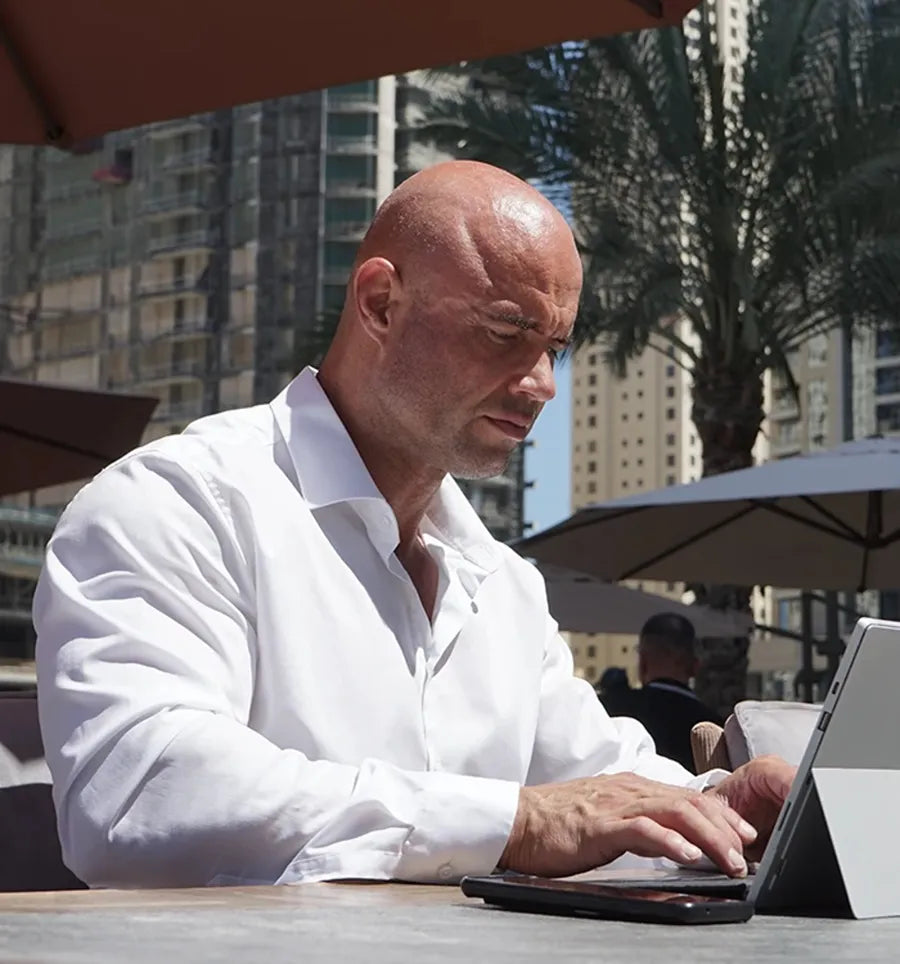 Daniel Wunderlich bei der Auswertung am Laptop
